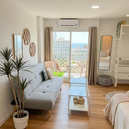 Cozy With Sea Views Apartamento Benalmádena