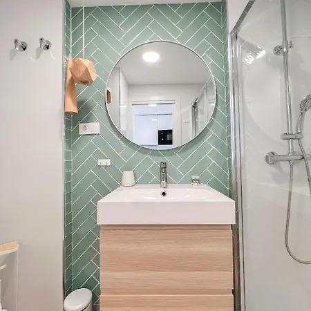Cozy With Sea Views דירה *